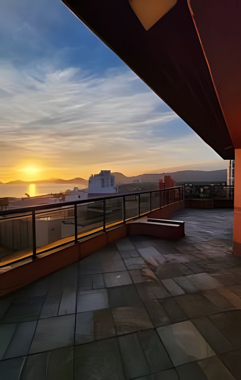 Duplex Vista Mar • Piscina • Churrasqueira