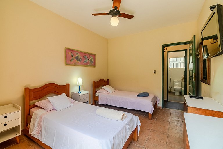 200m Praia | Roupa de Cama, Toalhas | 4 Vagas