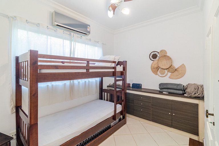 140m Praia | Roupa de Cama, Toalhas | 4 Vagas