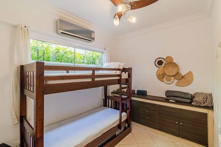 140m Praia | Roupa de Cama, Toalhas | 4 Vagas