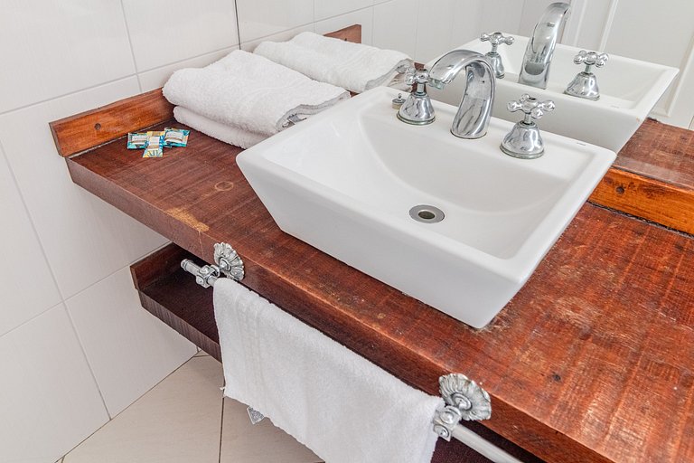 140m Praia | Roupa de Cama, Toalhas | 4 Vagas