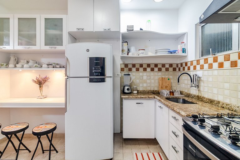 Tudo Perto | Praia a 300m | Enseada