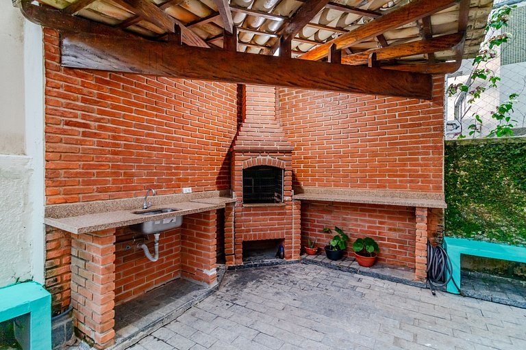 Tudo Perto | Praia a 300m | Enseada